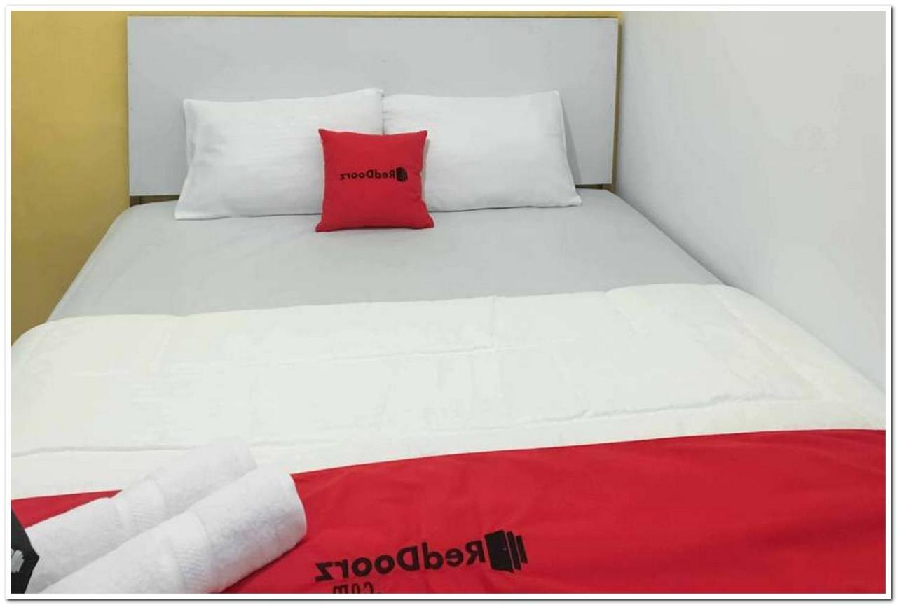 Hotel Reddoorz @ Simpang Pos Medan Exterior foto
